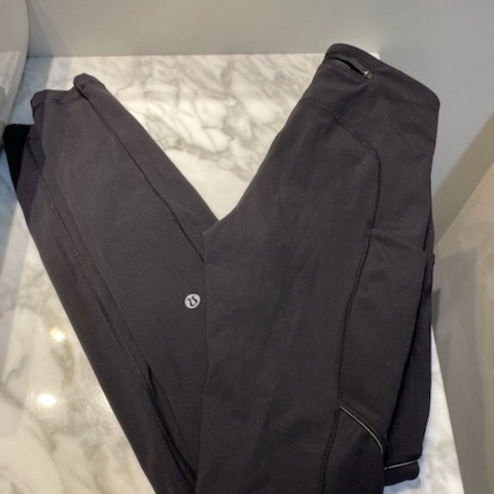 Lululemon - Picture 2 of 5